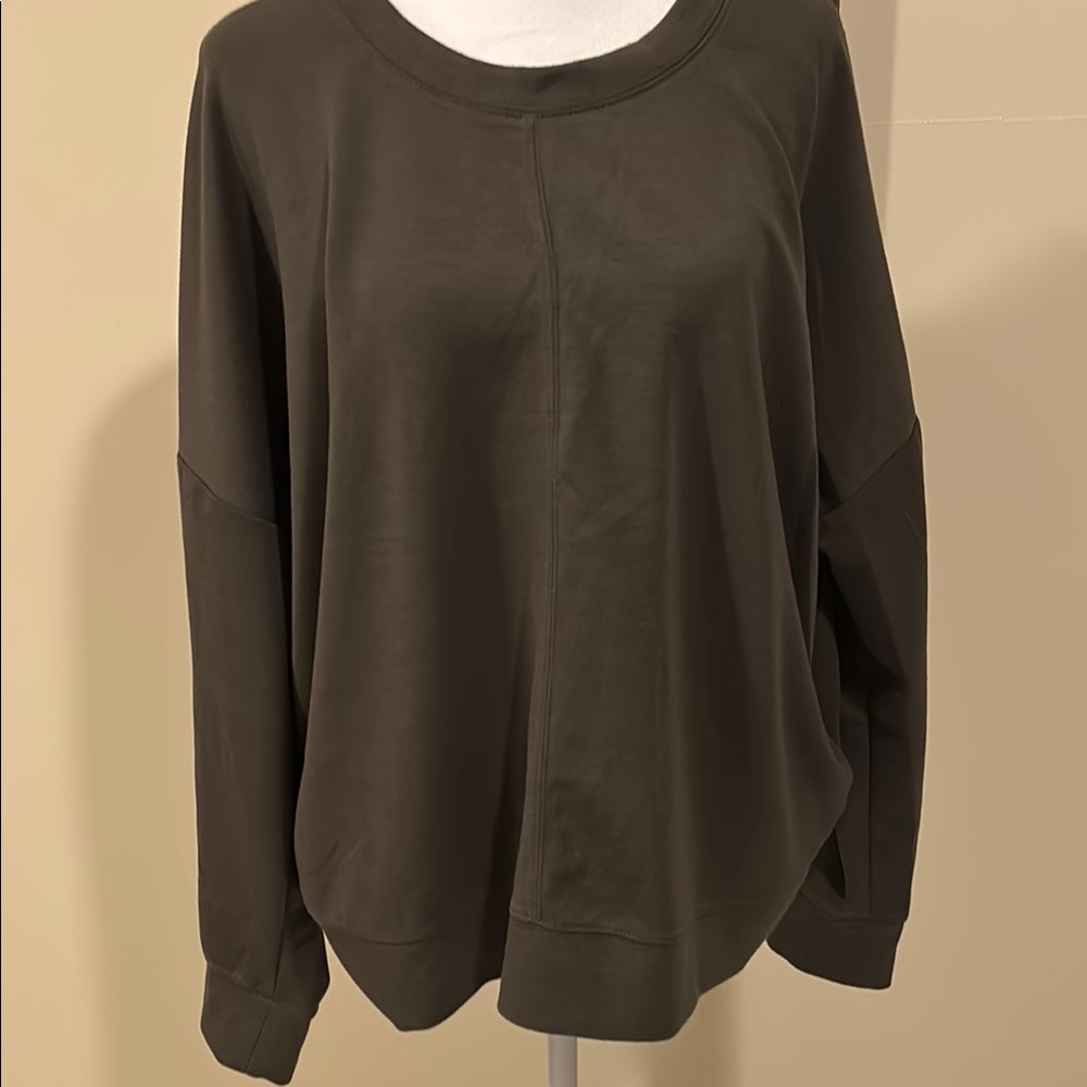 Cable & Gauge Olive Green Top - X-Large